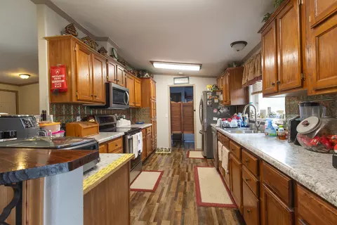 Kitchen - 36746 State Highway Y, Excello, MO 65247 photo 2 of 2