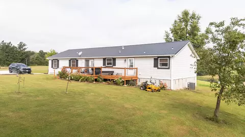 Exterior - 36746 State Highway Y, Excello, MO 65247 photo 3 of 5