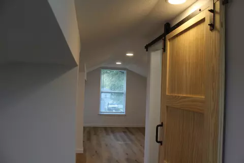 Entry Way - 517 E Park St, Mexico, MO 65265 photo 4 of 4