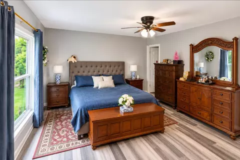Bedroom - 21 Blue Ridge Dr, Eldon, MO 65026 photo 1 of 2