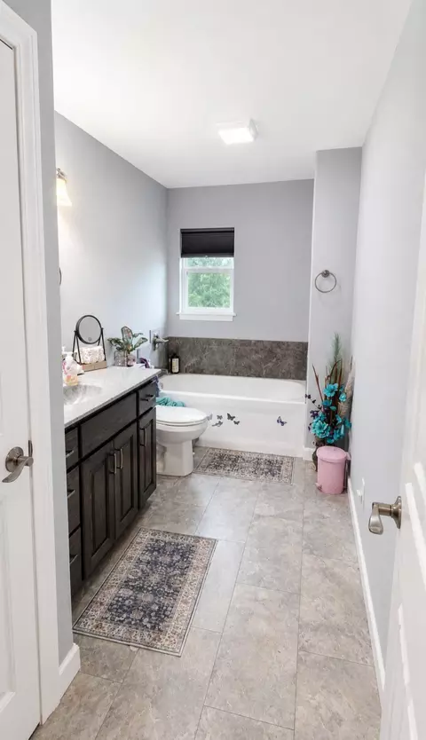 Bath - 21 Blue Ridge Dr, Eldon, MO 65026 photo 1 of 5