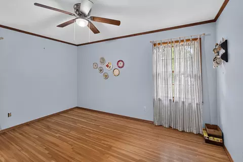 Bedroom - 215 W 6th St, Fulton, MO 65251 photo 2 of 3