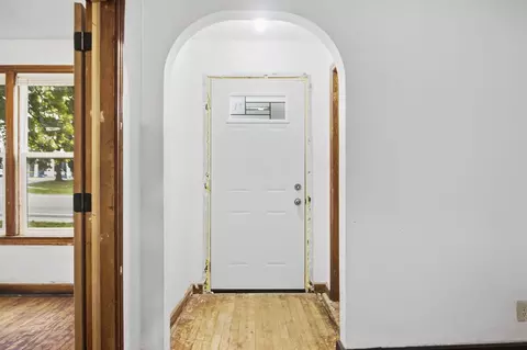 Entry Way - 1127 E Main St, Linn, MO 65051 photo 1 of 4