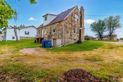 Exterior - 1127 E Main St, Linn, MO 65051 photo 6 of 7