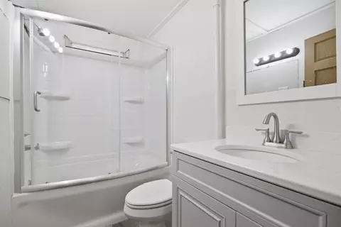 Bath - 1127 E Main St, Linn, MO 65051 photo 1 of 2