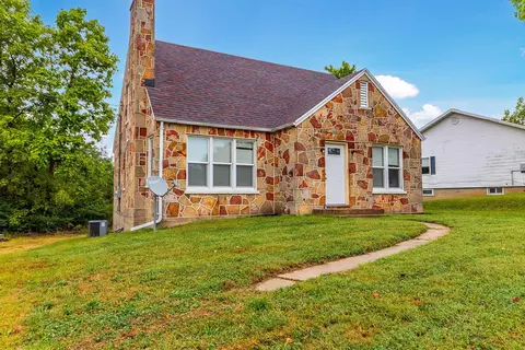 Exterior - 1127 E Main St, Linn, MO 65051 photo 2 of 7
