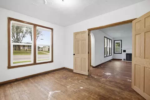 Living - 1127 E Main St, Linn, MO 65051 photo 4 of 4