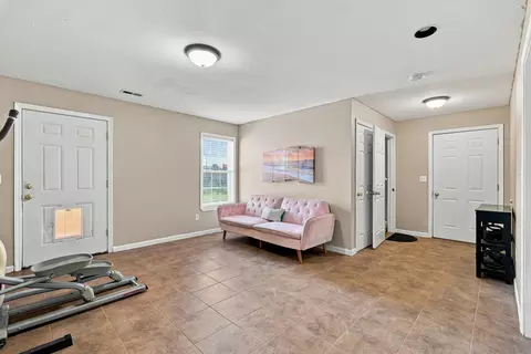 Entry Way - 2665 E Alfalfa Dr, Columbia, MO 65202 photo 2 of 2