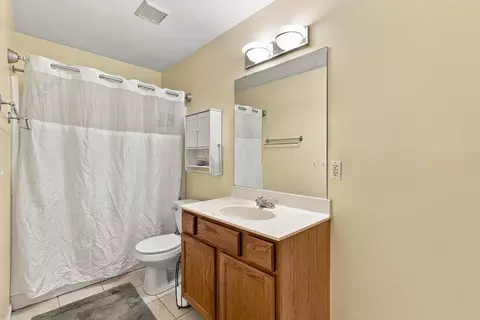 Bath - 2665 E Alfalfa Dr, Columbia, MO 65202 photo 1 of 3