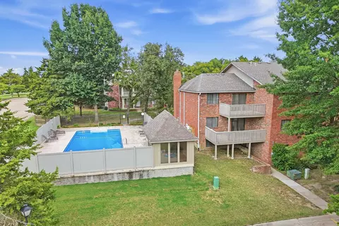 104 E Green Meadows Rd #22, Columbia, MO 65203