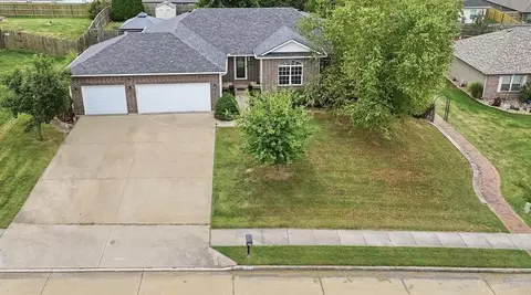 5704 Redwing Dr, Columbia, MO 65202