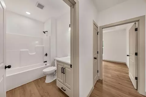 Entry Way - 959 Cochise Dr, Holts Summit, MO 65043 photo 7 of 8