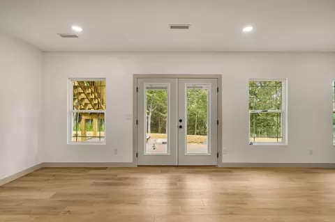 Living - 959 Cochise Dr, Holts Summit, MO 65043 photo 9 of 10