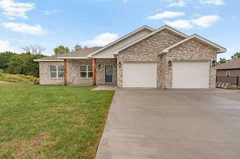 Exterior - 959 Cochise Dr, Holts Summit, MO 65043 photo 2 of 2