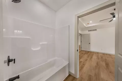 Entry Way - 959 Cochise Dr, Holts Summit, MO 65043 photo 1 of 8