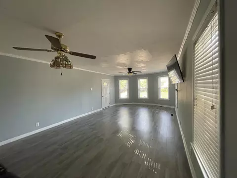 Living - 1010 E Jackson St, Mexico, MO 65265 photo 1 of 2