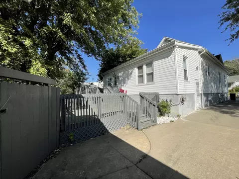 Exterior - 1010 E Jackson St, Mexico, MO 65265 photo 3 of 3