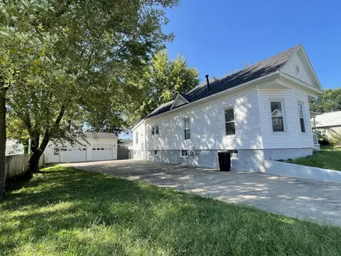 Exterior - 1010 E Jackson St, Mexico, MO 65265 photo 2 of 3