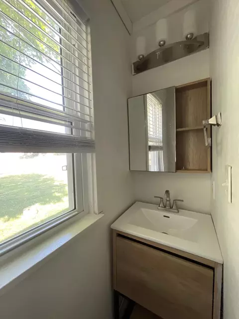 Bath - 1010 E Jackson St, Mexico, MO 65265 photo 2 of 2