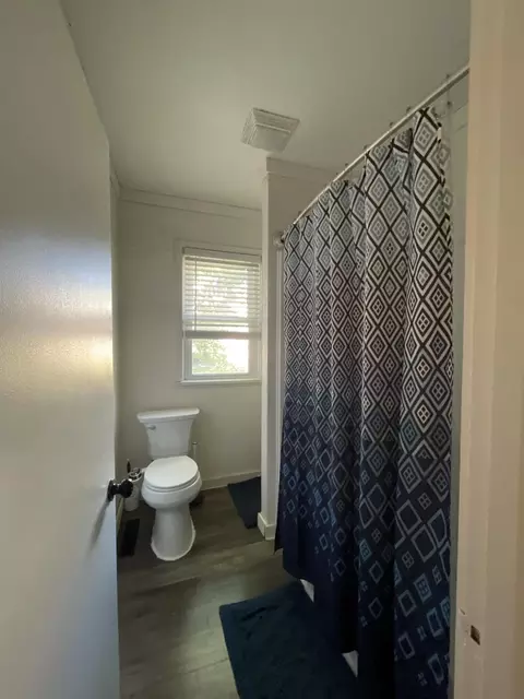 Bath - 1010 E Jackson St, Mexico, MO 65265 photo 1 of 2