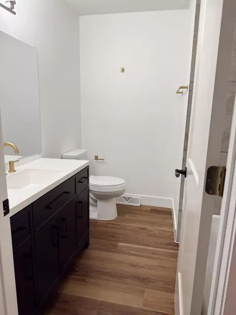 Bath - 1800 Iris Dr, Columbia, MO 65202 photo 4 of 4