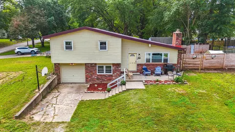 201 W Market St, New Franklin, MO 65274