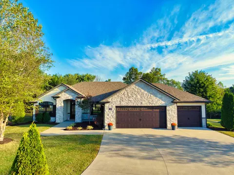 135 E Daniel St, Columbia, MO 65202