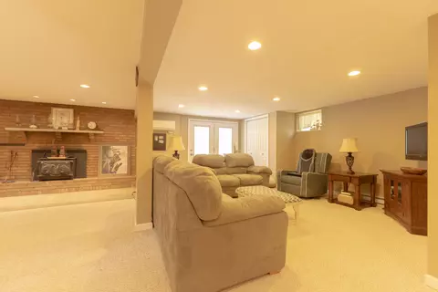 Living - 9755 E Lake San-lynn Rd, Centralia, MO 65240 photo 6 of 8