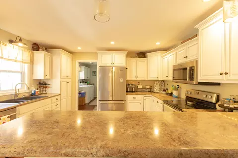Kitchen - 9755 E Lake San-lynn Rd, Centralia, MO 65240 photo 1 of 7