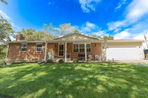 Exterior - 9755 E Lake San-lynn Rd, Centralia, MO 65240 photo 2 of 7