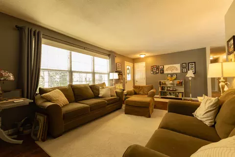 Living - 9755 E Lake San-lynn Rd, Centralia, MO 65240 photo 4 of 8