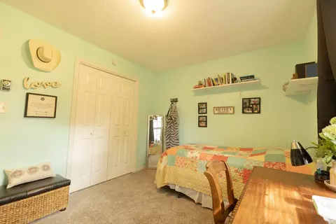 Bedroom - 9755 E Lake San-lynn Rd, Centralia, MO 65240 photo 4 of 9