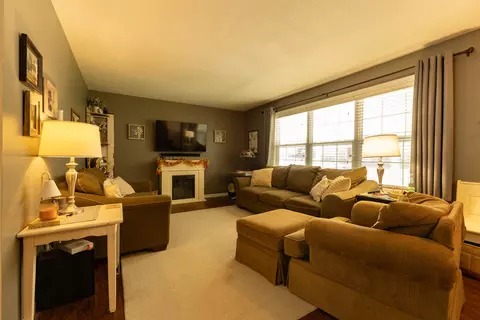 Living - 9755 E Lake San-lynn Rd, Centralia, MO 65240 photo 2 of 8