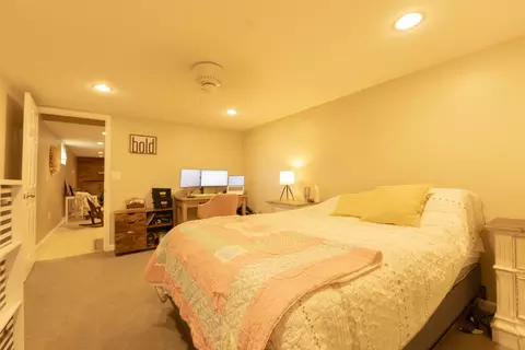 Bedroom - 9755 E Lake San-lynn Rd, Centralia, MO 65240 photo 9 of 9