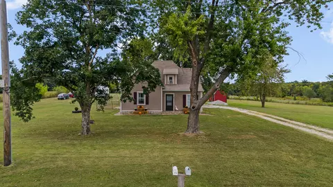2121 County Road 362, New Bloomfield, MO 65063