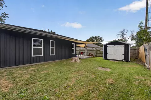 Exterior - 105 S Maple St, Centralia, MO 65240 photo 6 of 12