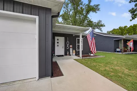 105 S Maple St, Centralia, MO 65240