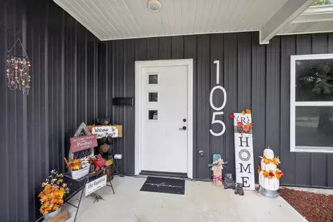 Exterior - 105 S Maple St, Centralia, MO 65240 photo 4 of 12
