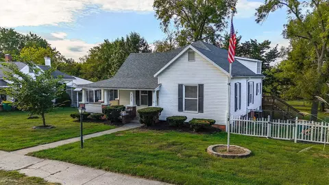 327 N Main St, Huntsville, MO 65259