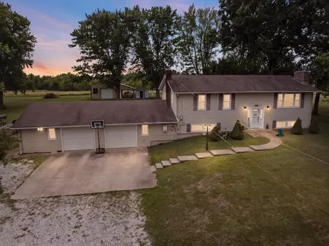 527 Elm St, Huntsville, MO 65259