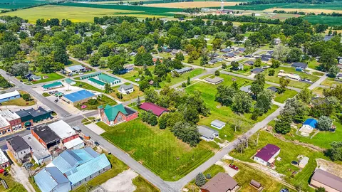 E Smith St, Sturgeon, MO 65284 photo 4
