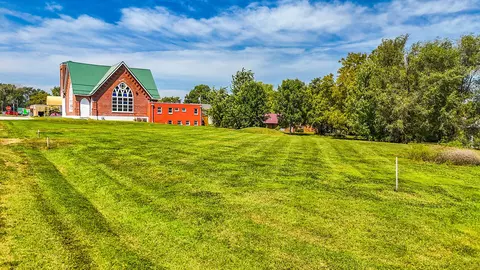 E Smith St, Sturgeon, MO 65284 photo 5
