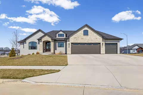 4825 Hoylake Cir, Columbia, MO 65201