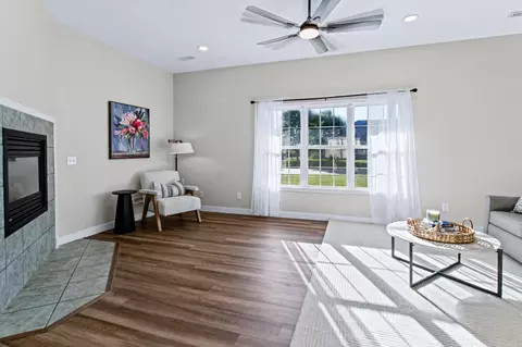 Living - 3206 Palmer Ct, Fulton, MO 65251 photo 1 of 8