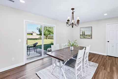 Dining - 3206 Palmer Ct, Fulton, MO 65251 photo 2 of 5