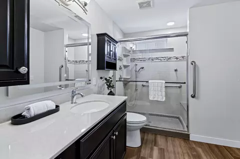 Bath - 3206 Palmer Ct, Fulton, MO 65251 photo 2 of 2