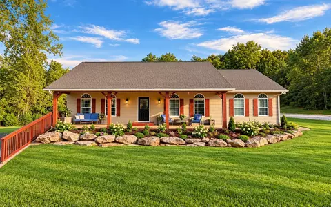 5 E Batye Ln, Hartsburg, MO 65039