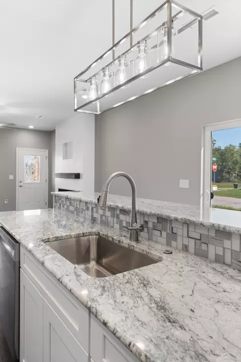 Kitchen - 1000 Henry St, Moberly, MO 65270 photo 6 of 6