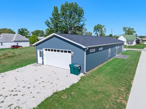 Exterior - 1000 Henry St, Moberly, MO 65270 photo 1 of 5