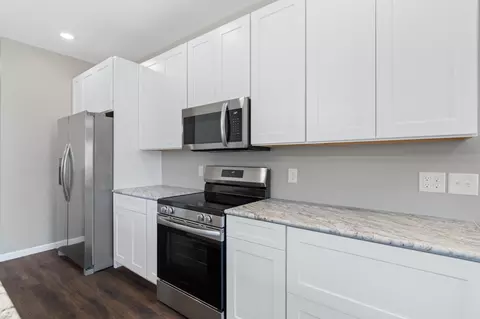 Kitchen - 1000 Henry St, Moberly, MO 65270 photo 3 of 6